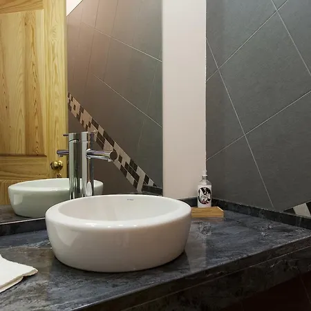 Altido Elegant 3br Apt, 10 Mins To Santa Justa Lift Apartment *