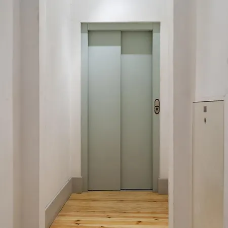 Altido Elegant 3br Apt, 10 Mins To Santa Justa Lift * Lisbon