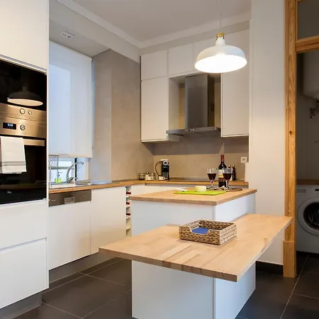 Apartment Altido Elegant 3br Apt, 10 Mins To Santa Justa Lift Lisbon