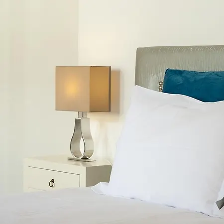 Altido Elegant 3br Apt, 10 Mins To Santa Justa Lift Lisbon