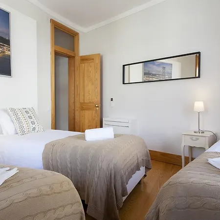 Altido Elegant 3br Apt, 10 Mins To Santa Justa Lift Apartment Lisbon
