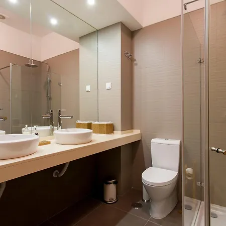 Apartment Altido Elegant 3br Apt, 10 Mins To Santa Justa Lift Lisbon