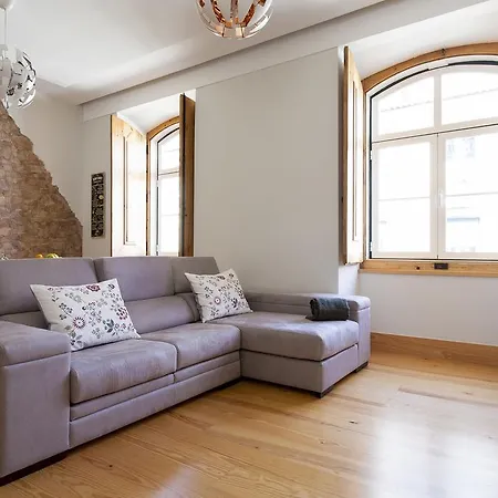 Altido Elegant 3br Apt, 10 Mins To Santa Justa Lift Apartment